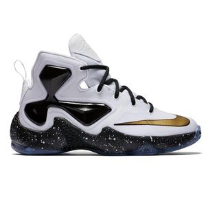 Nike LeBron XIII